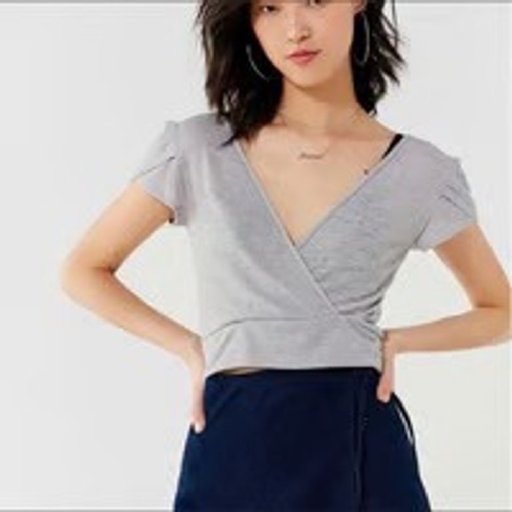 Urban Outfitters Knit Top‎ Surplice V-Neck Short Sleeve Gray Size Large